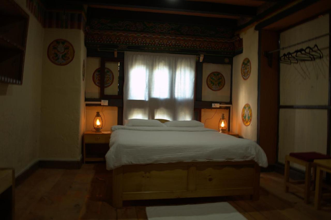 Ama'S Village Lodge Paro Exterior photo