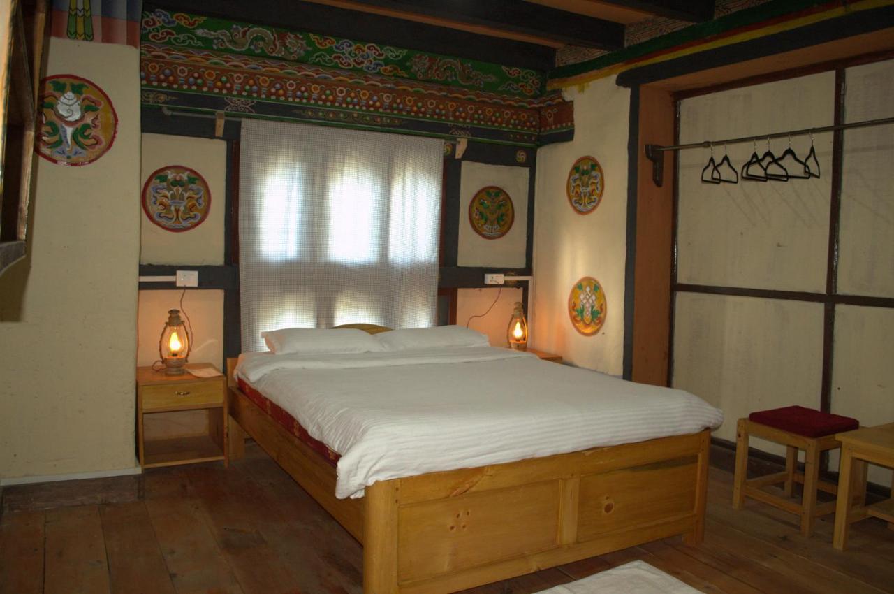 Ama'S Village Lodge Paro Exterior photo